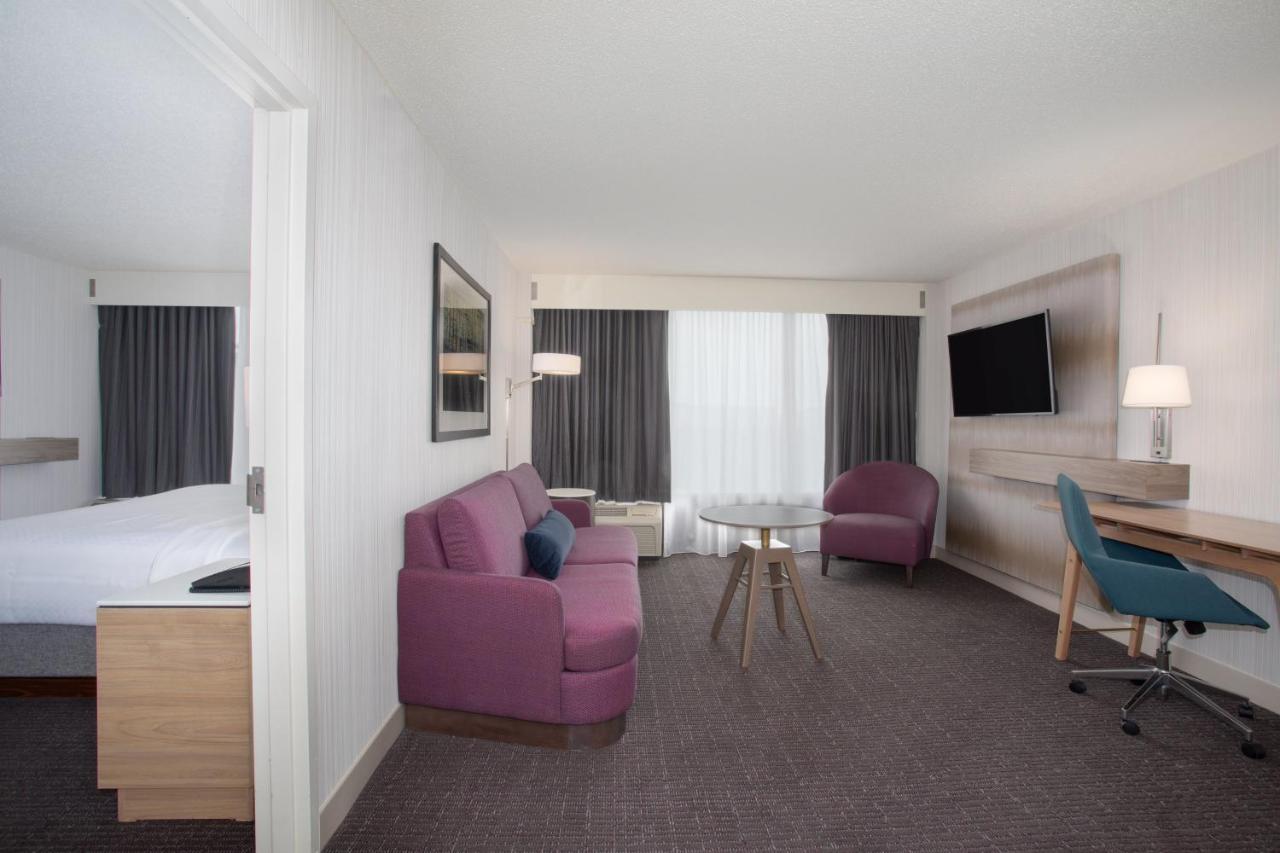One-Bedroom Worklife Suite with View