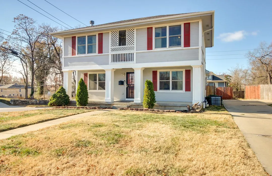 Central Kansas City Home Less Than 3 Mi To Downtown!-1