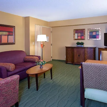 Embassy Suites By Hilton Kansas City International Airport-2