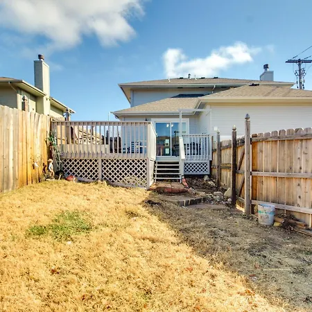 Central Kansas City Home Less Than 3 Mi To Downtown!-3