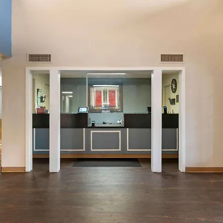 Extended Stay America Suites - Kansas City - Airport - Tiffany Springs-3