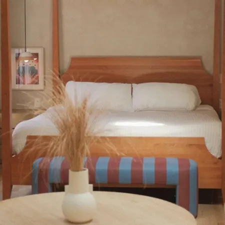 Hotel No-Vacancy-3